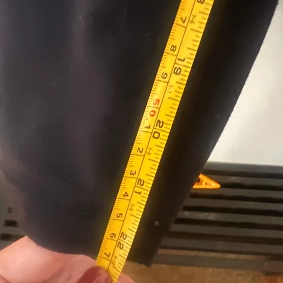 Lululemon Athletica Black Leggings Sleek Stretchy Design - Picture 6 of 6